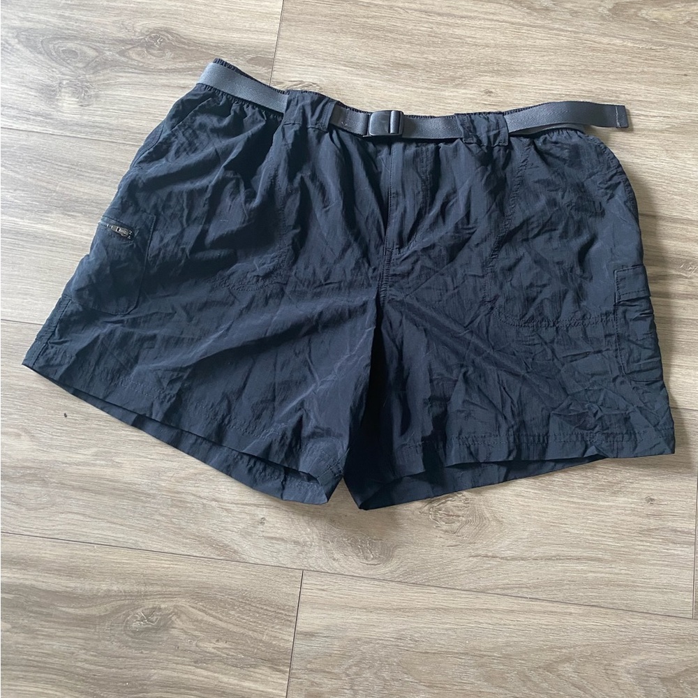 Black Columbia Women’s Cargo Shorts [L]